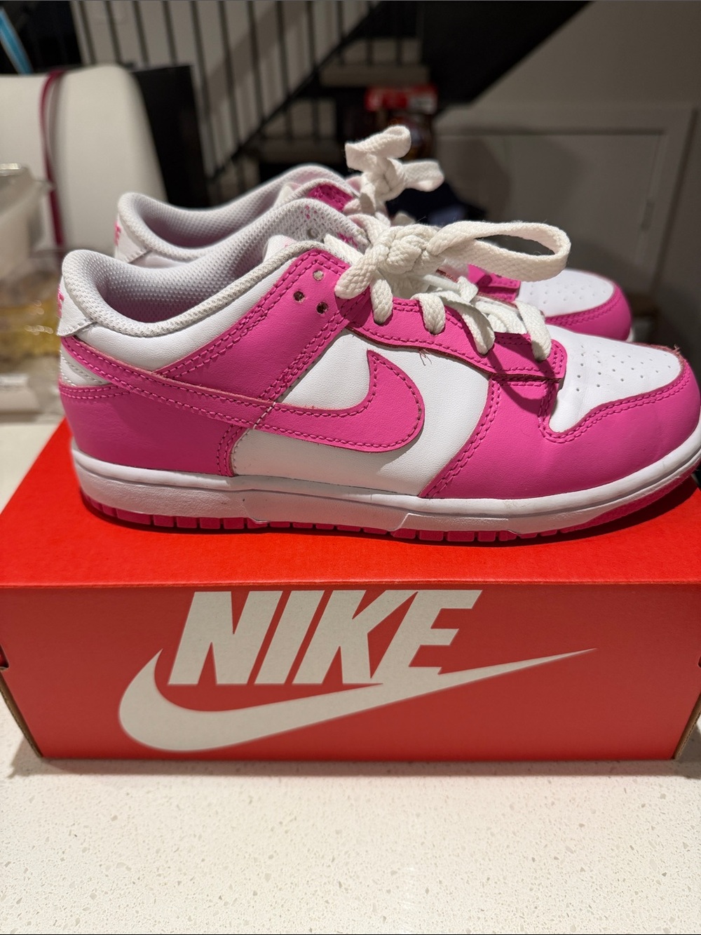 Nike Kids White and Pink Low-Top Sneakers sz 3Y